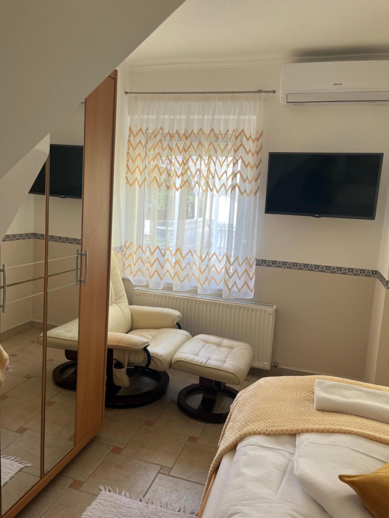 Réka Apartmanház Buk Exterior foto