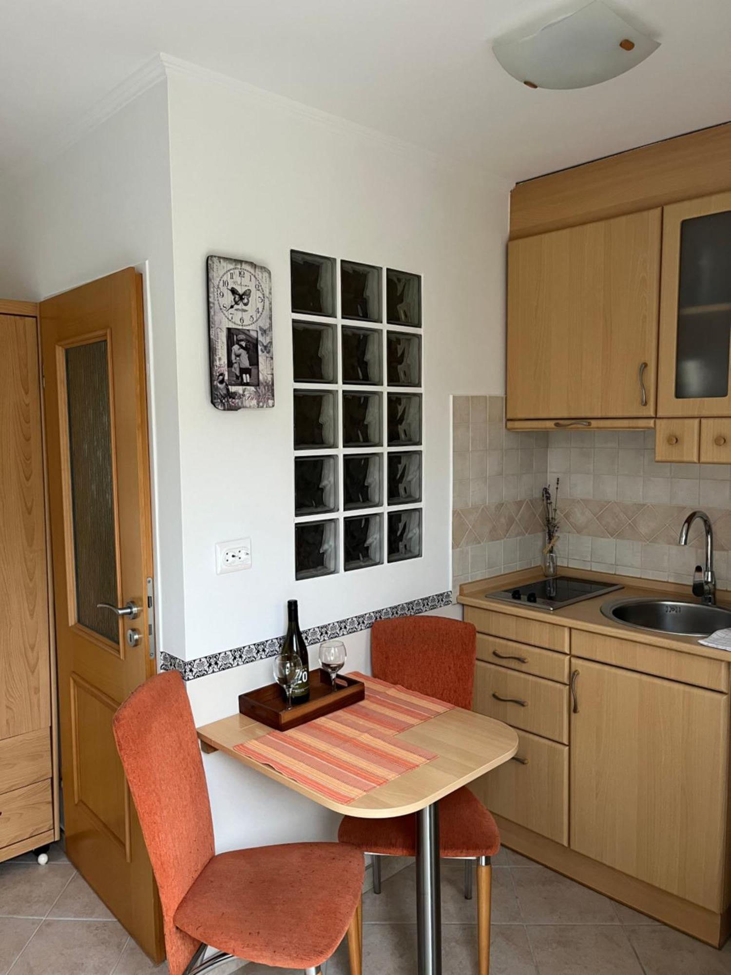 Réka Apartmanház Buk Exterior foto