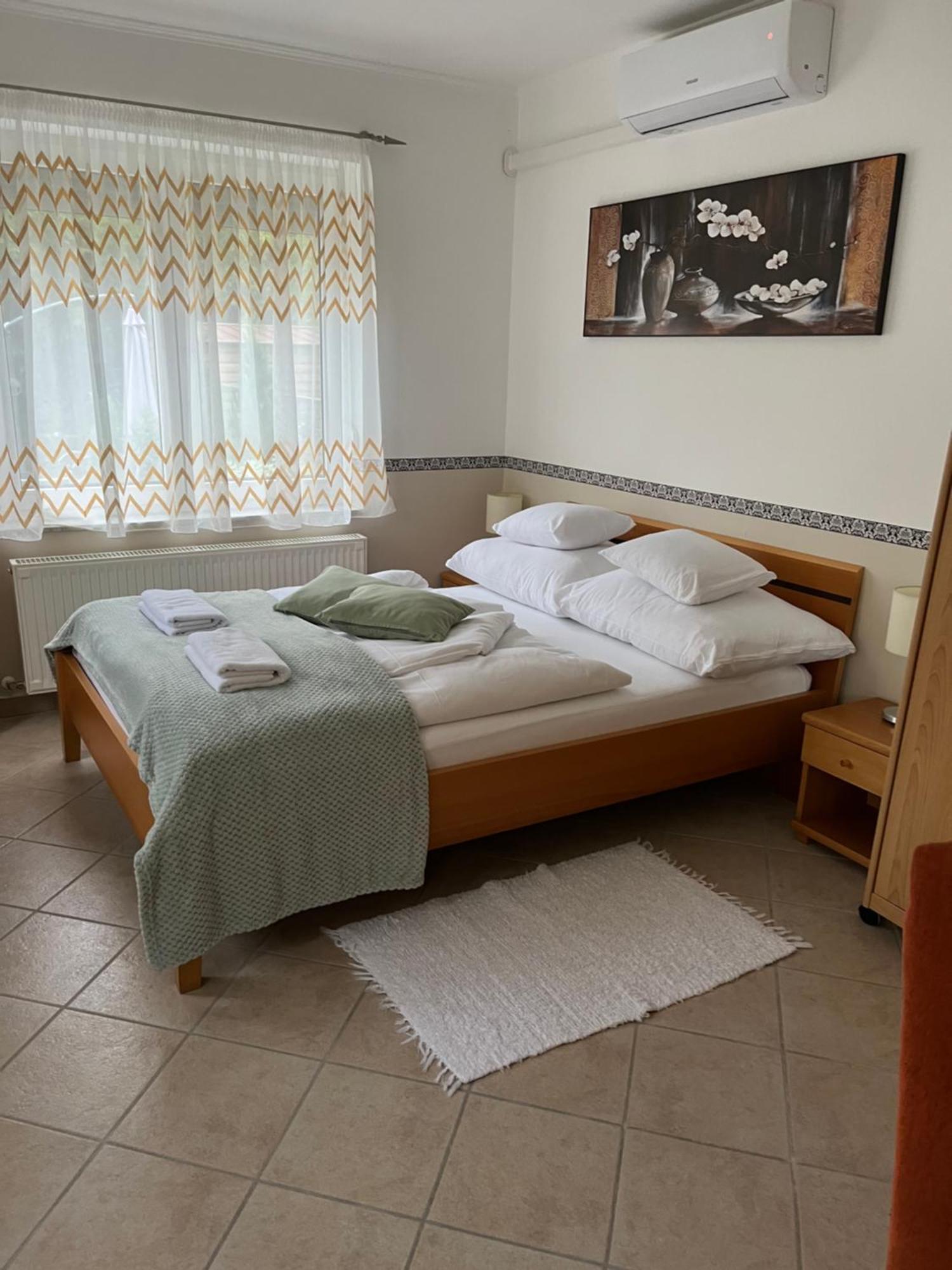 Réka Apartmanház Buk Exterior foto