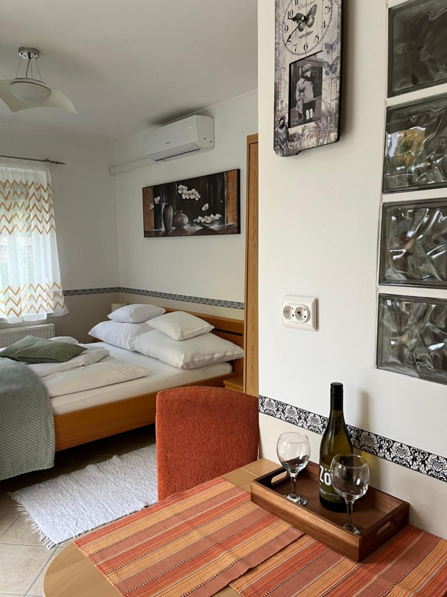 Réka Apartmanház Buk Exterior foto