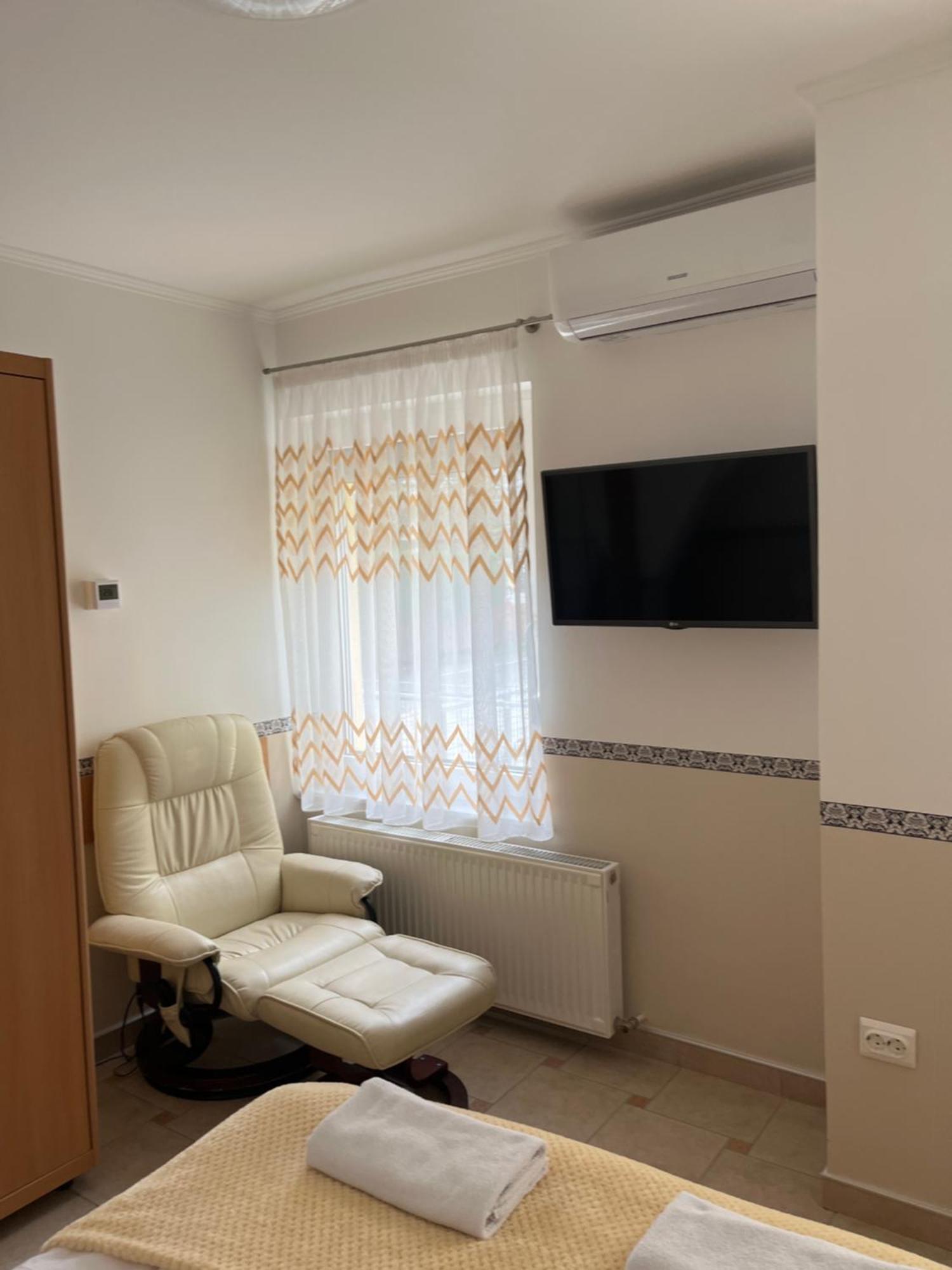 Réka Apartmanház Buk Exterior foto