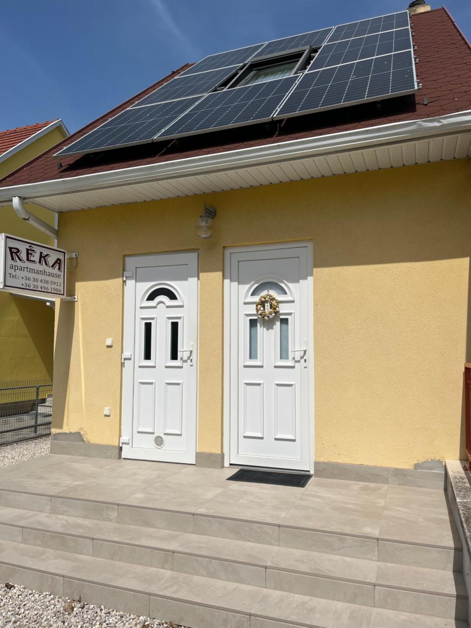 Réka Apartmanház Buk Exterior foto