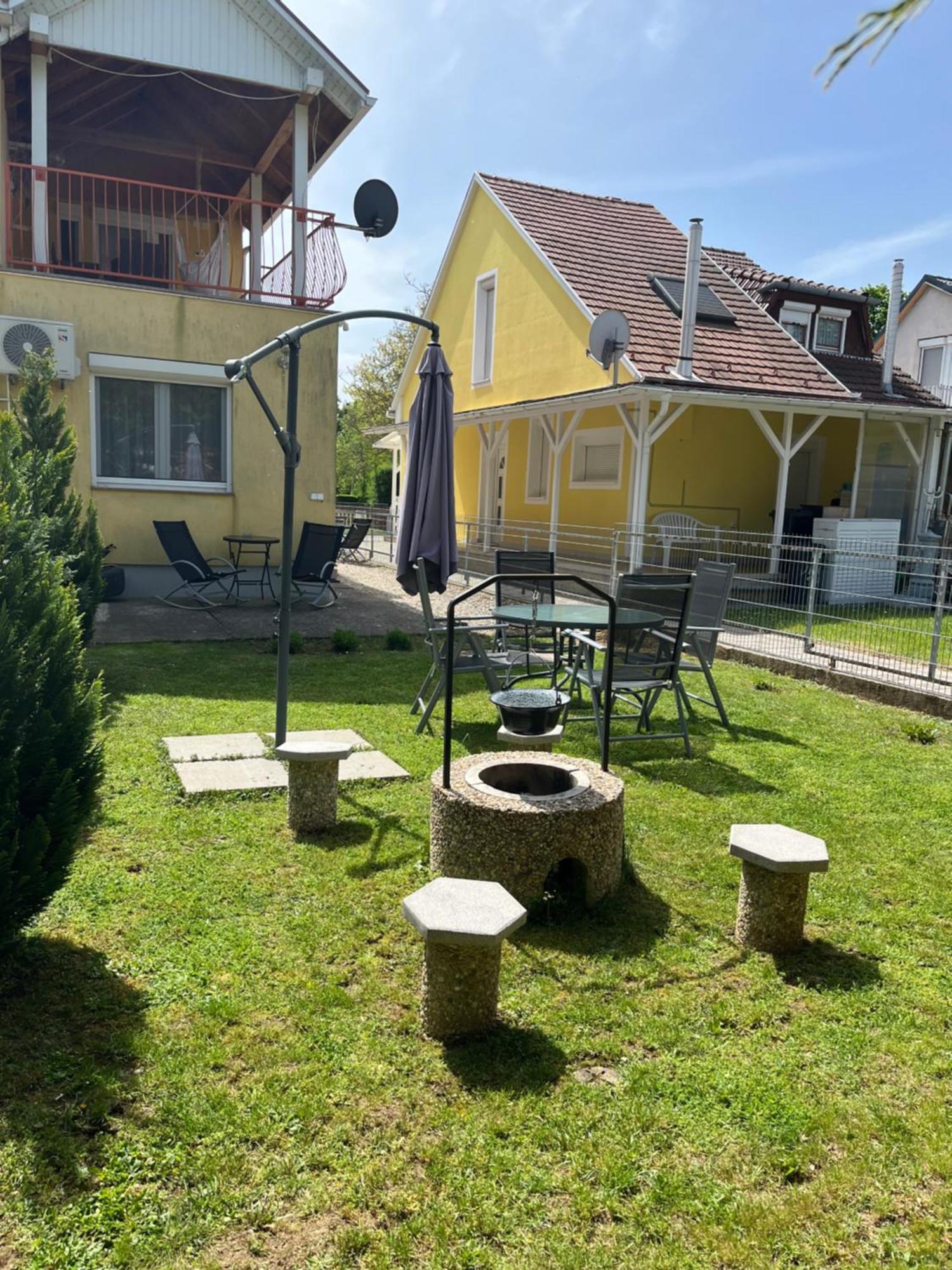 Réka Apartmanház Buk Exterior foto