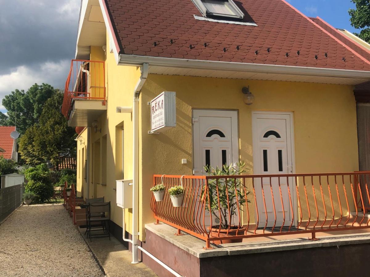 Réka Apartmanház Buk Exterior foto